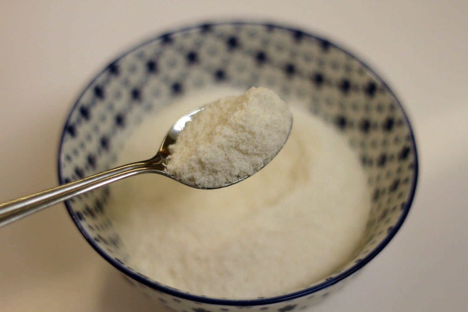 Polvo de arroz hecho con molinillo