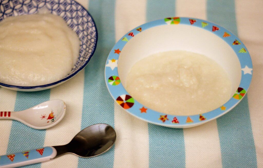 Receta de papilla de sémola con queso para bebés