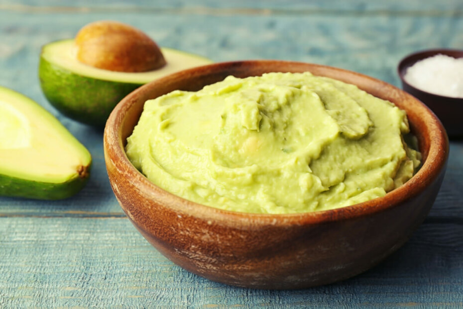 Receta fácil de guacamole suave para bebés