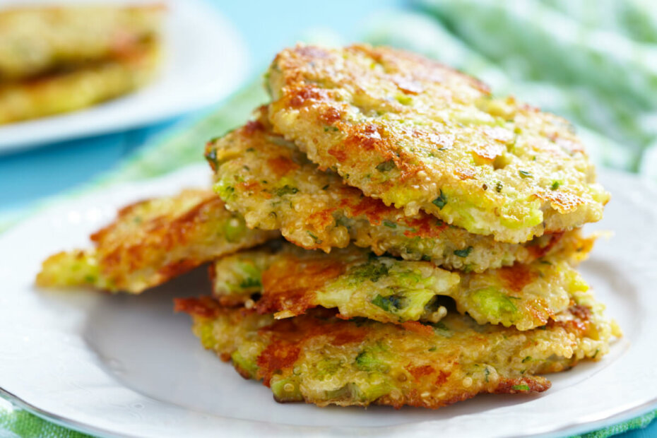 Receta de tortitas de brócoli, quinoa y queso para bebés