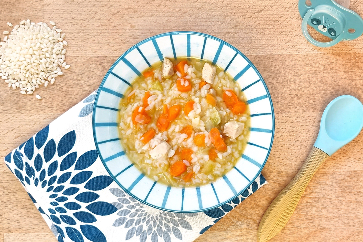 Receta de sopa de arroz y pollo para bebés y niños