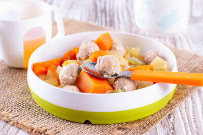 Receta de guiso de albóndigas de pollo con calabaza y patata para bebés