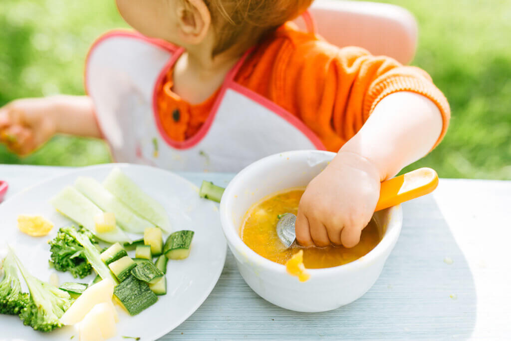 Baby-led weaning mixto: comer sólidos y triturados