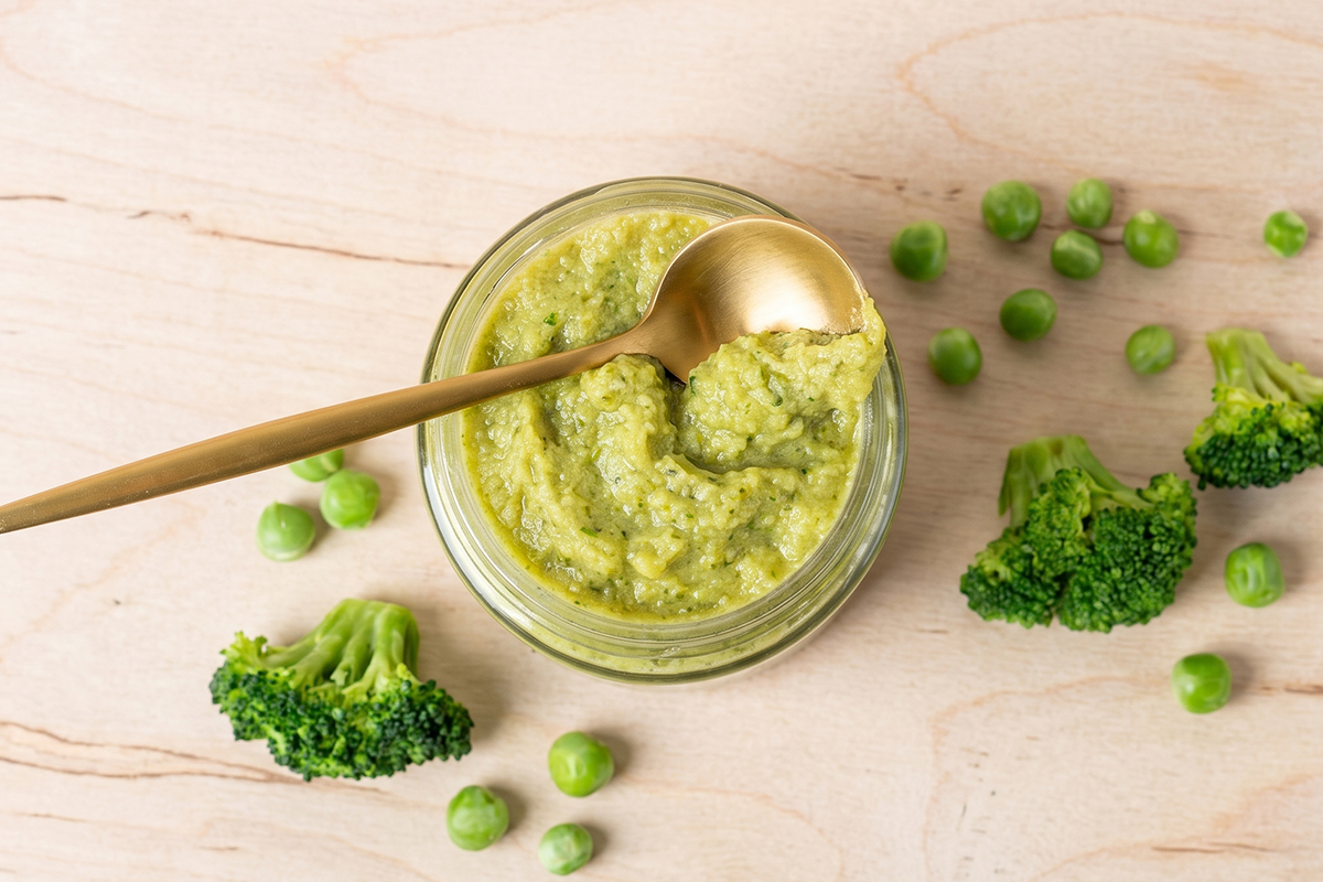 Receta de puré de guisantes y brócoli para bebés
