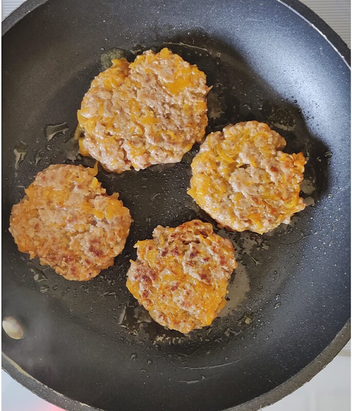 Hamburguesas con calabaza - Hechas y doradas