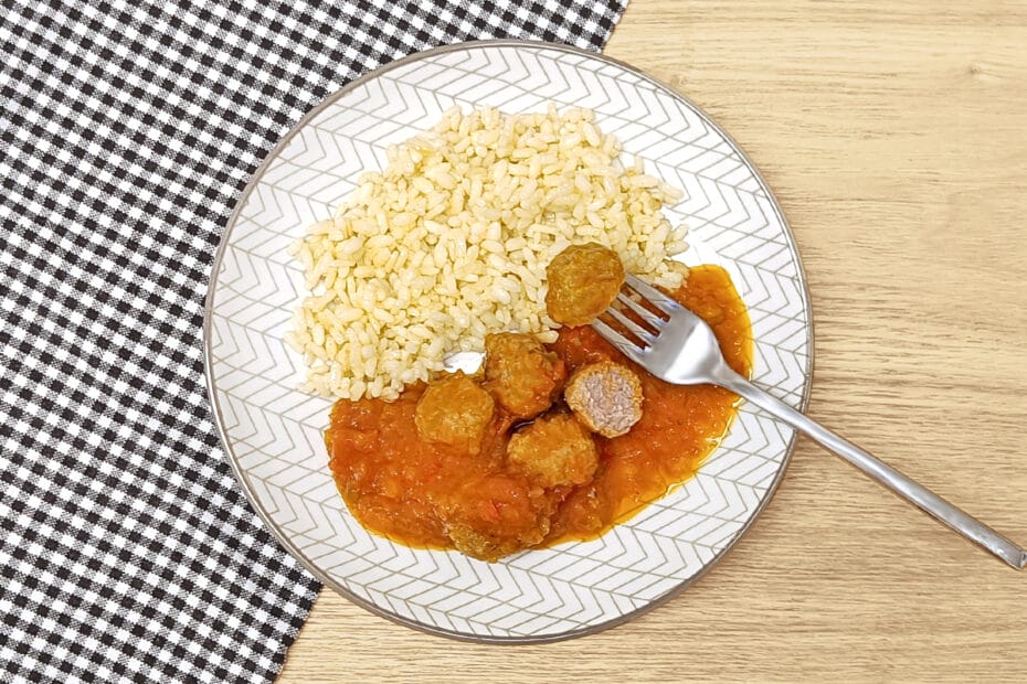 Receta de albóndigas con tomate para niños y bebés