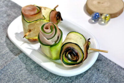 Rollitos de calabacín y jamón cocido