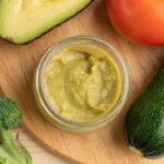 Receta de puré de verduras con aguacate para bebés