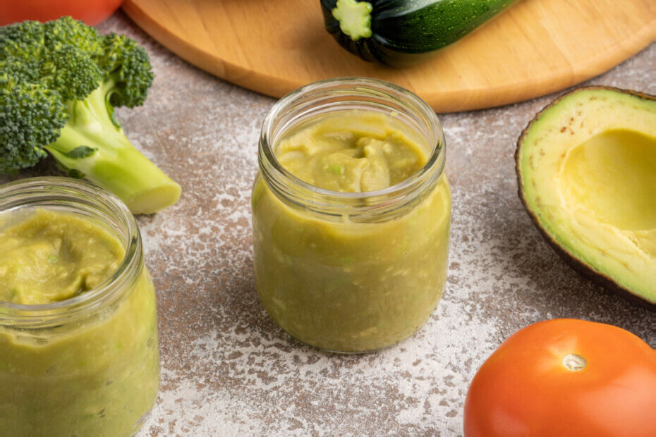 Receta de puré de verduras con aguacate para bebés