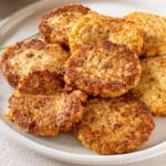 Receta de tortitas de coliflor y queso para niños y bebés