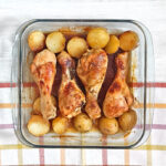 Receta de muslos de pollo al horno con patatas para niños y bebés
