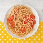Receta de espaguetis con tomates cherry para niños