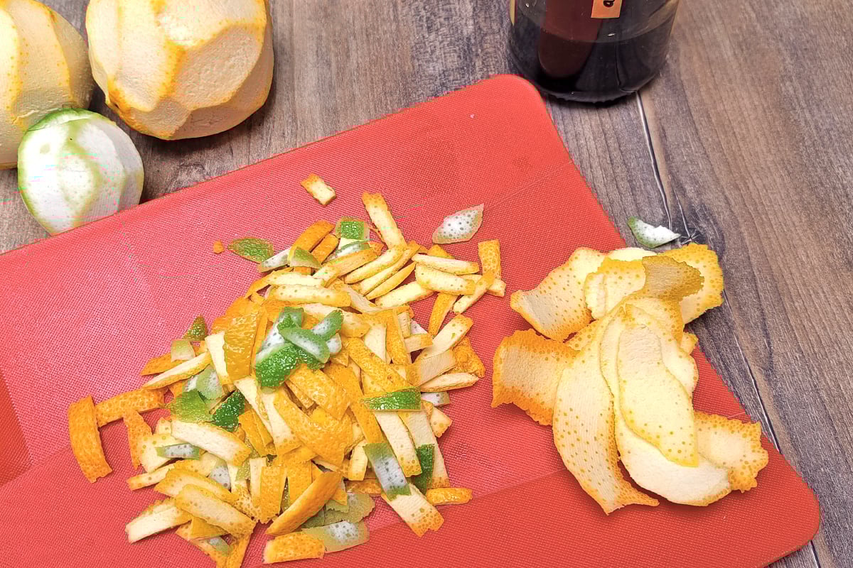 Cortar la piel de los cítricos para yuja cha casero