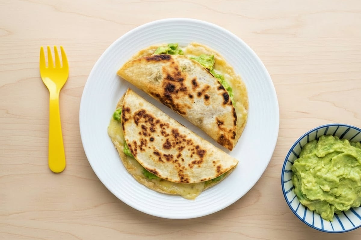 Receta de quesadillas de aguacate y queso para niños y bebés