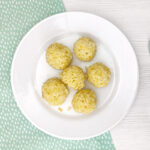 Bolas de arroz con calabacín para niños y bebés