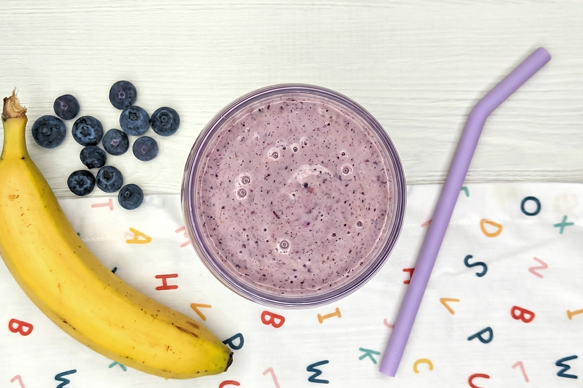 Receta de batido de plátano y arándanos para niños y bebés