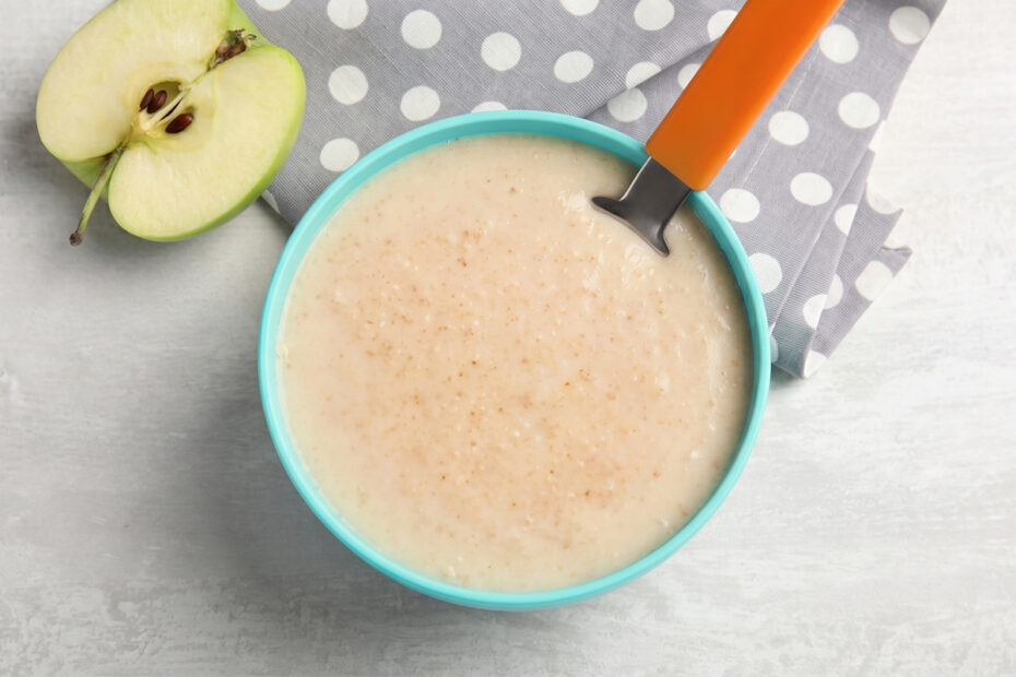Receta de gachas de avena y manzana para bebés