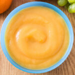 Papilla de manzana, uva y mandarina para bebés