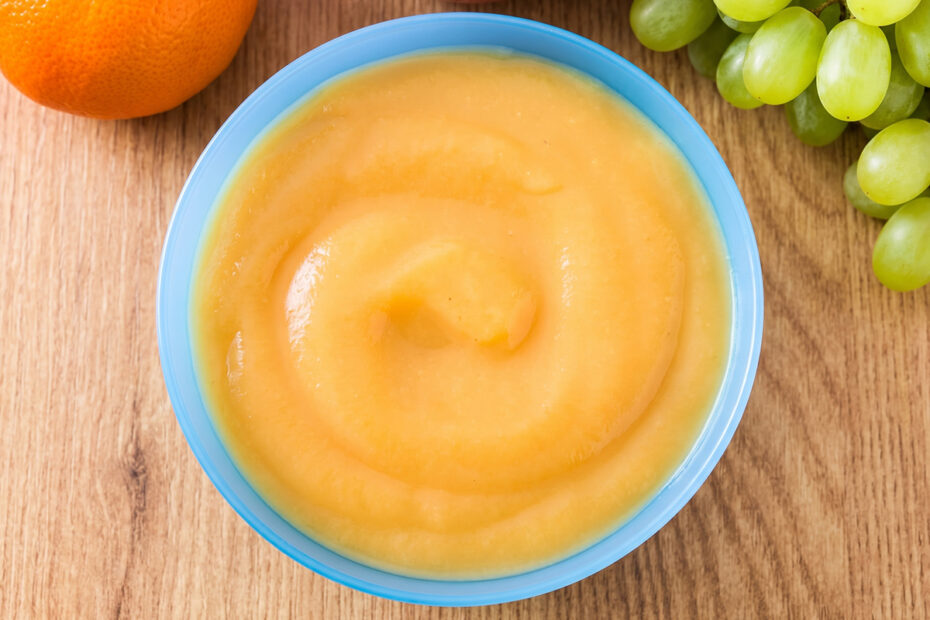 Papilla de manzana, uva y mandarina para bebés